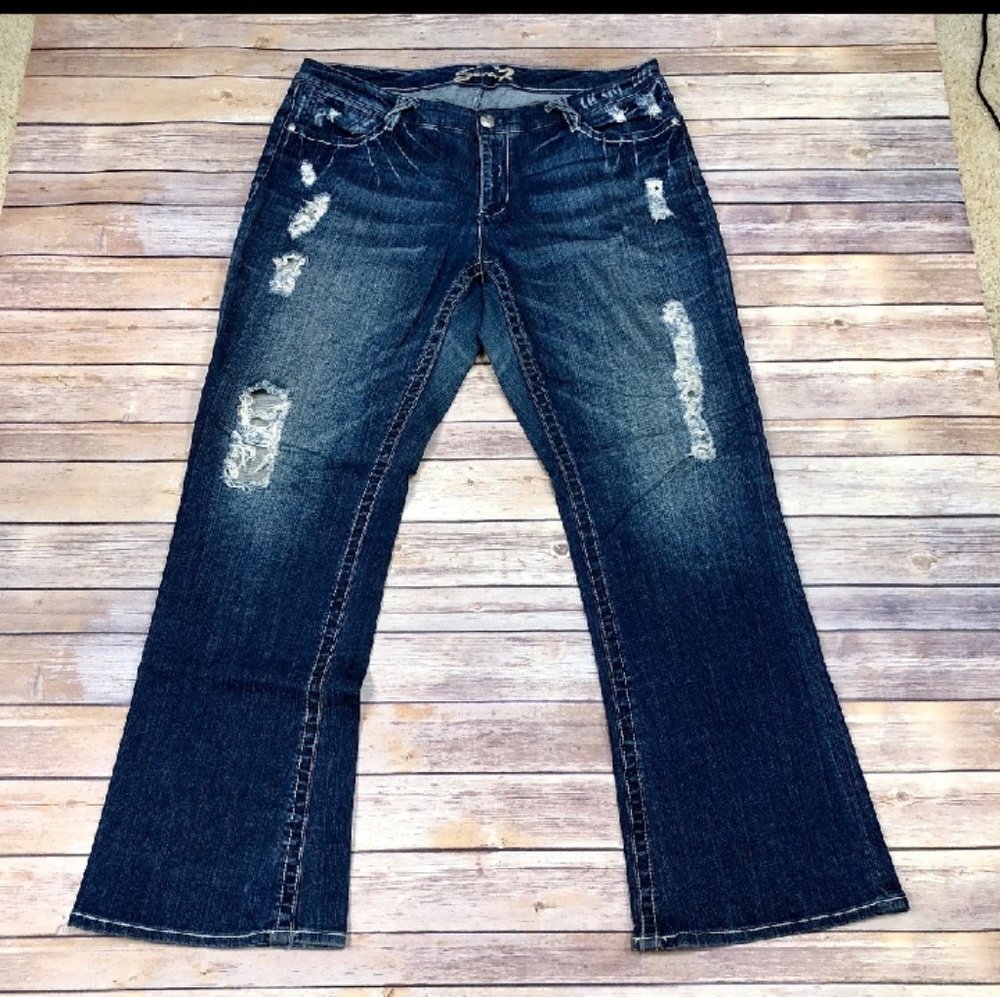 SEVEN7 DISTRESSED PLUS SIZE JEANS